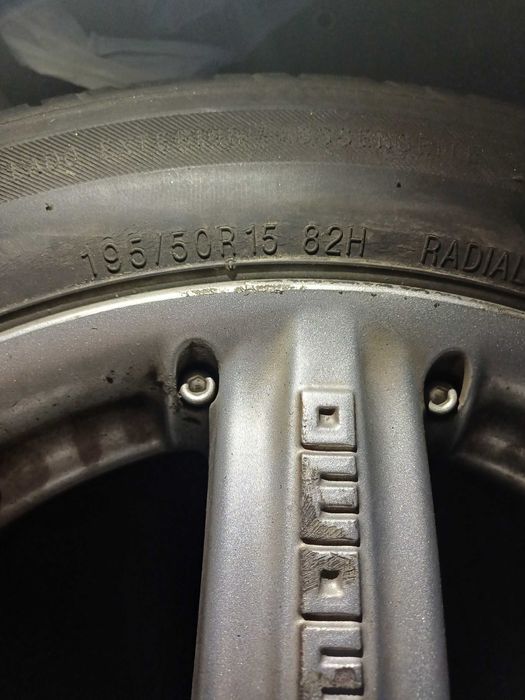 4 Jantes Momo c/ Pneus 195.50 R15