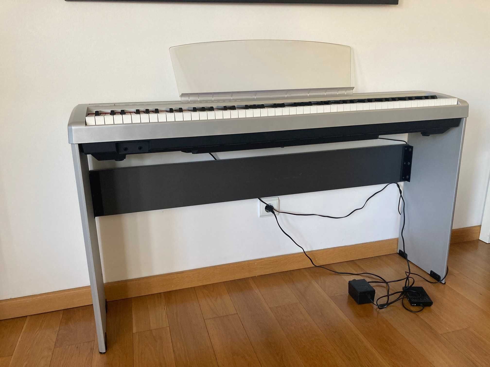 Piano Digital Yamaha P-85 - como novo
