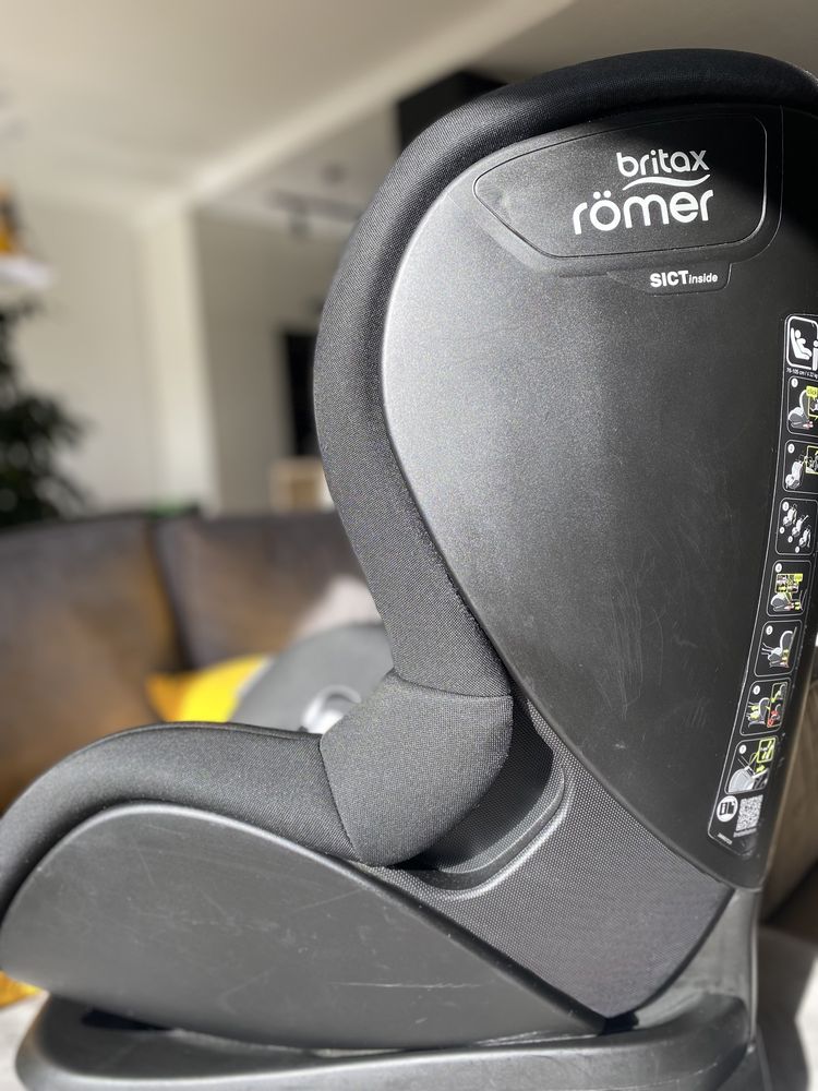 Автокрісло Britax Römer TRIFIX2 i-SIZE (Cosmos Black)