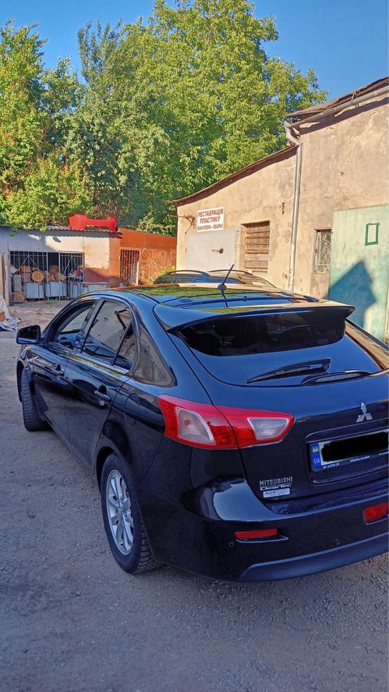 Автомобіль Mitsubishi