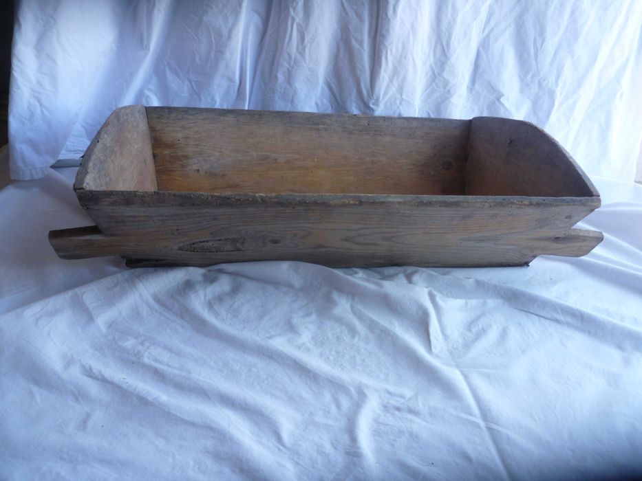 ANTIGUIDADES Masseira em madeira anos 50-60 enxoval da avó de 35 -180€