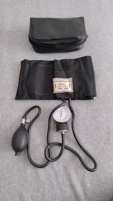 Ciśnieniomierz zegarowy