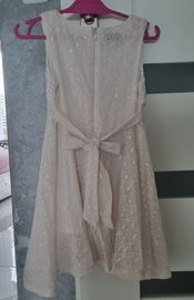 Sukienka w rozmiarze 110-116