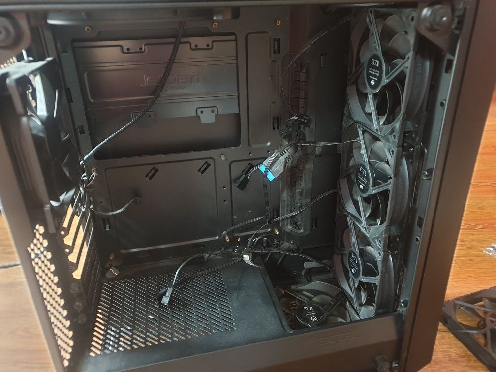 Fractal Design Meshify C + 6x wentylatory
