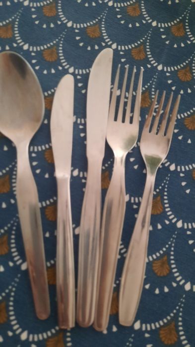 Talheres (faca+garfo+colher+sobremesa)