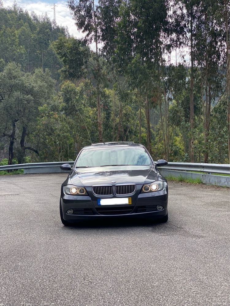 BMW E90 330i 2005