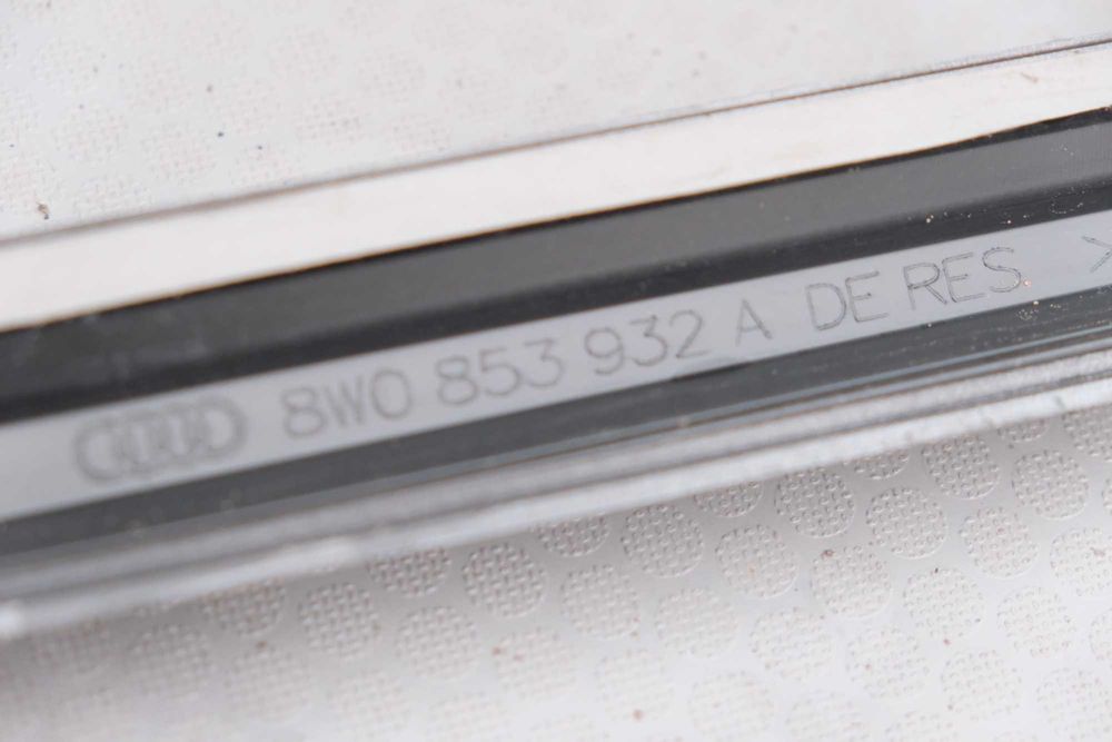 Listwa nakładka progowa prawa Audi A4 B9 S-line Lift