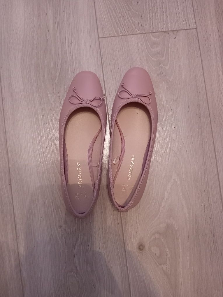 Sprzedam tanio buty primark
