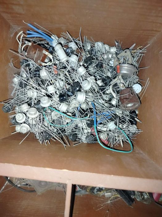 Радіодеталі нові електроніка