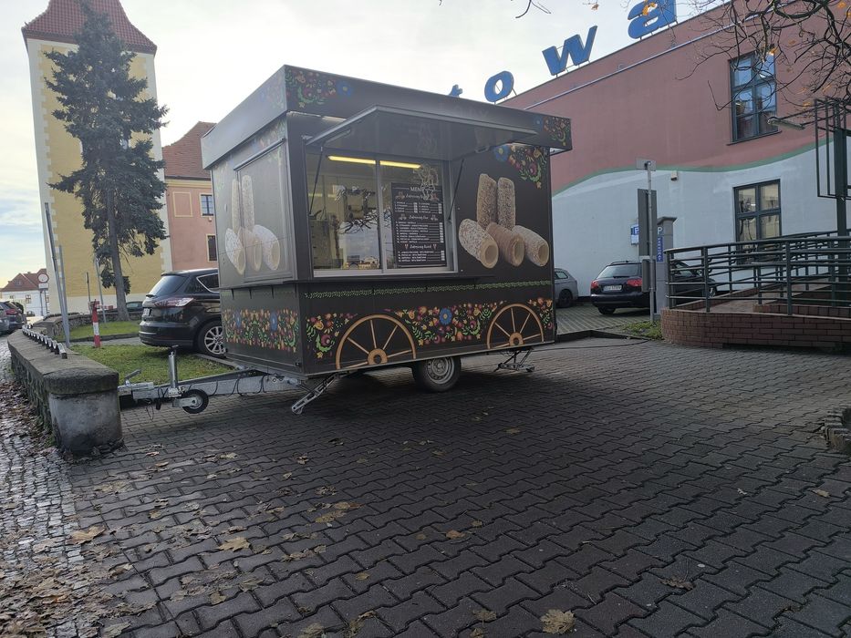 Przyczepa gastronomiczna do wypieku kolaczy wegierskich