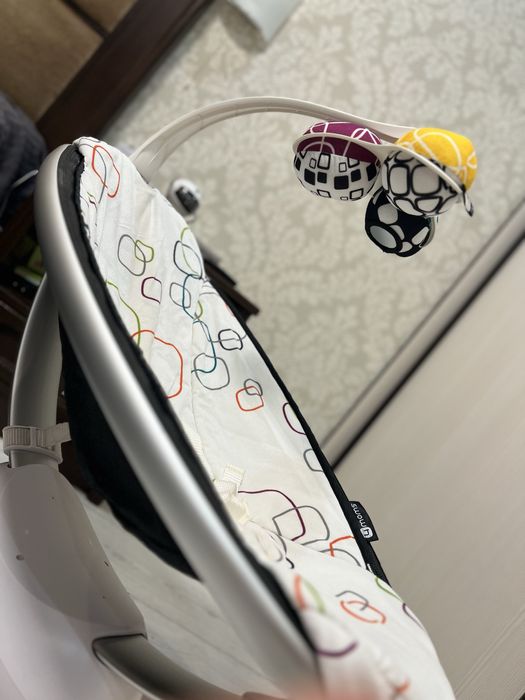 Крісло-гойдалка 4moms mamaroo 4.0 дитяча качель укачивающий центр