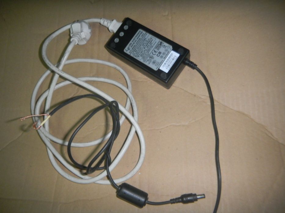 блок питания Lien Electronics AC Power Adapter 12V 4.16A LE-9702B