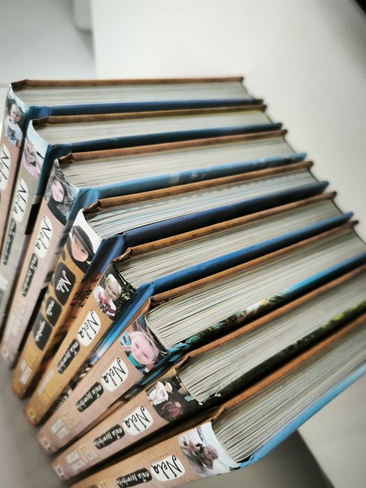 Zestaw 8 książek Nela mała reporterka.