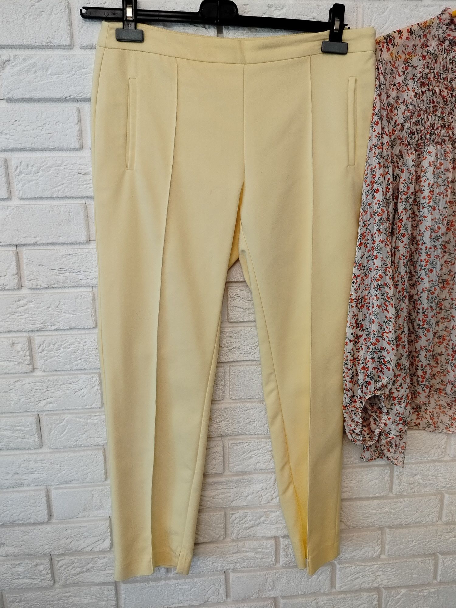 Zestaw ubrań Orsay roz L-XL/Cygaretki+Bluzka