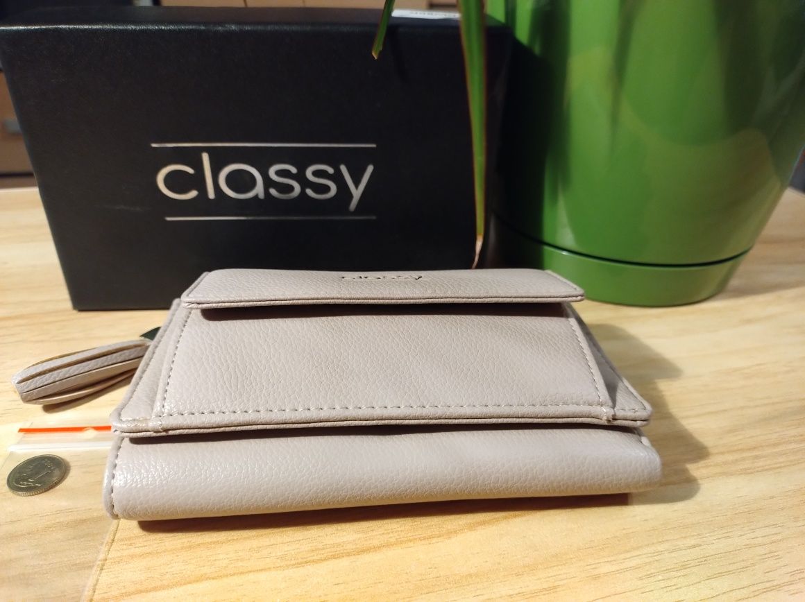 Elegancki damski portfel na prezent CLASSY