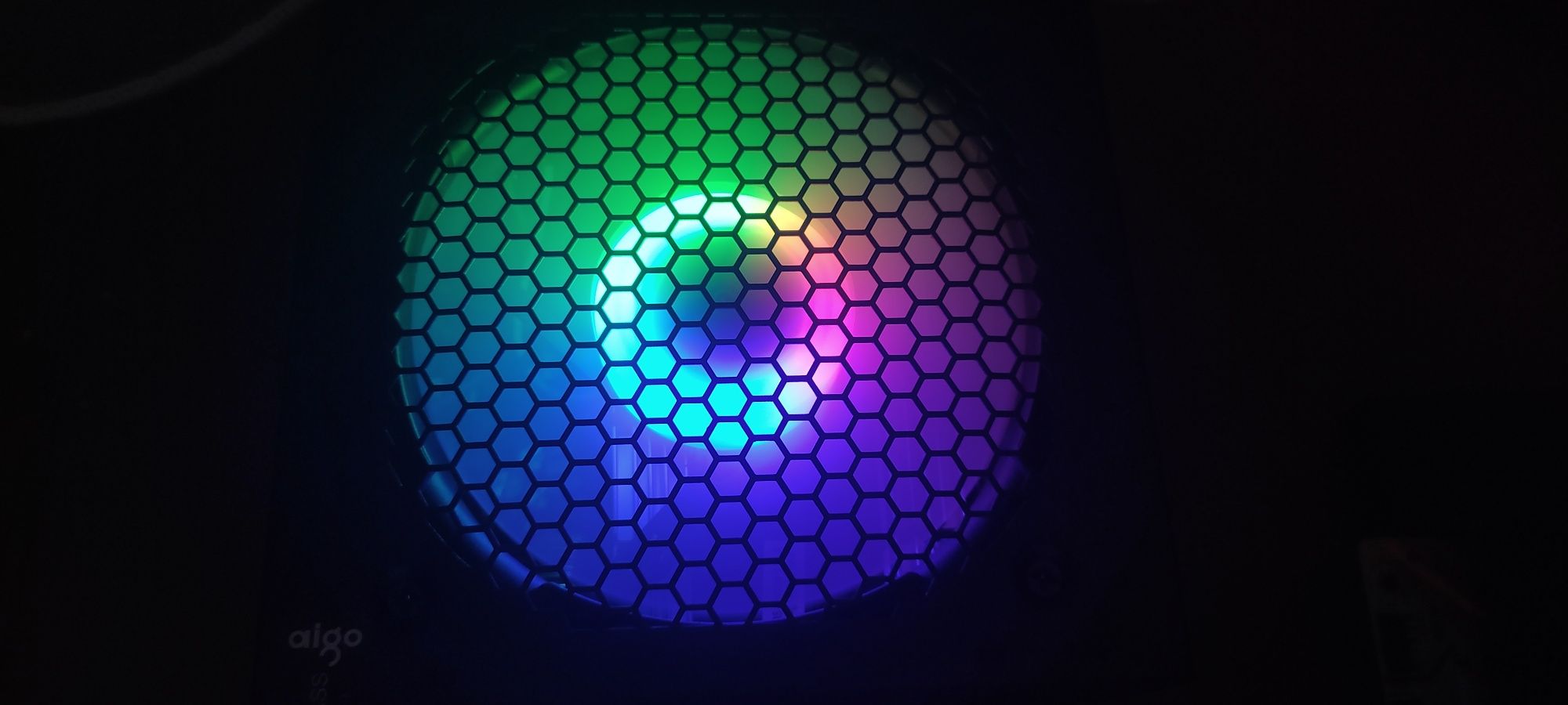 Продам новый блок питания aigo 600w