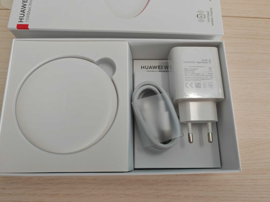 Huawei Wireless Charger 15 W (model CP60)