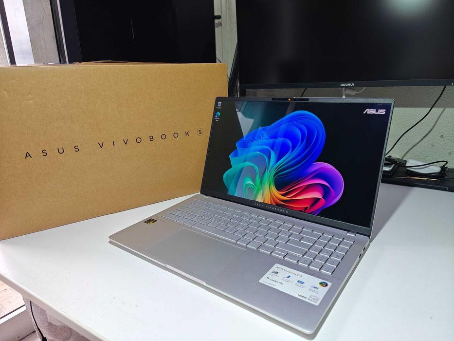 Portátil ASUS Vivobook S15 OLED Snapdragon X Elite