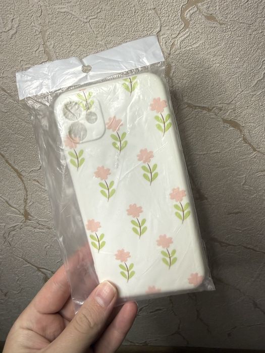 Новий чохол на айфон 11 білий з квітами