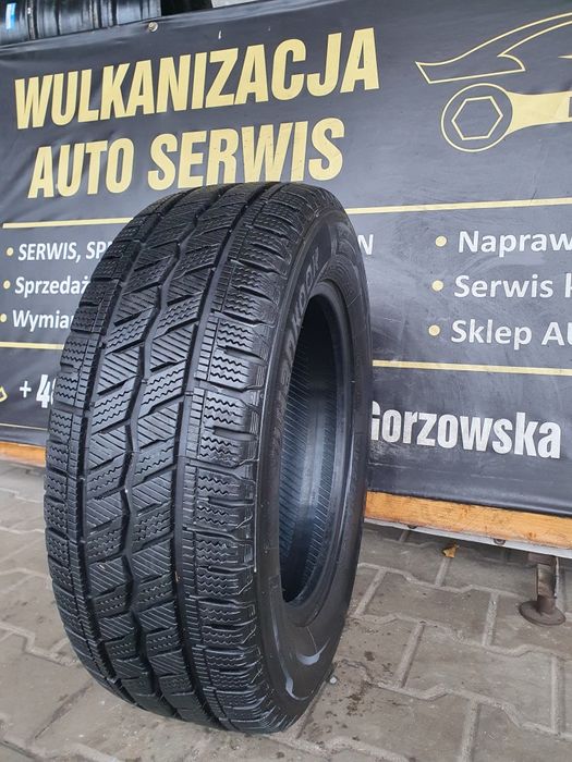 Opona zimowa 215/65/16C Hankook Winter icept LV