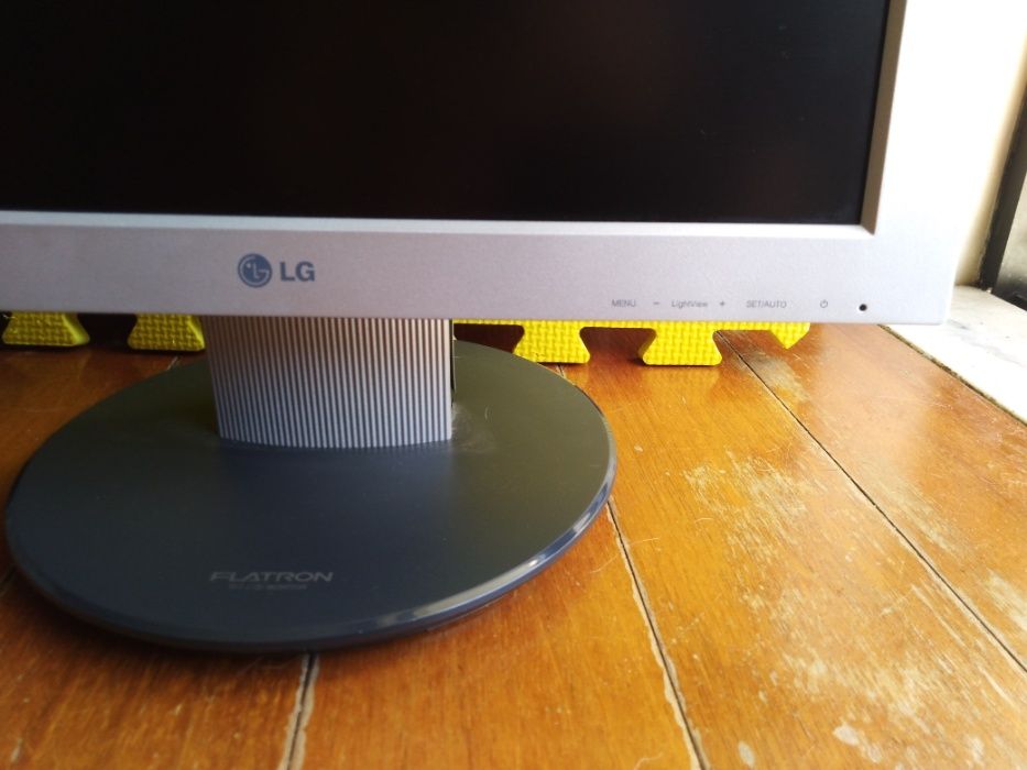 Monitor LG Modelo FLATRON L1730S