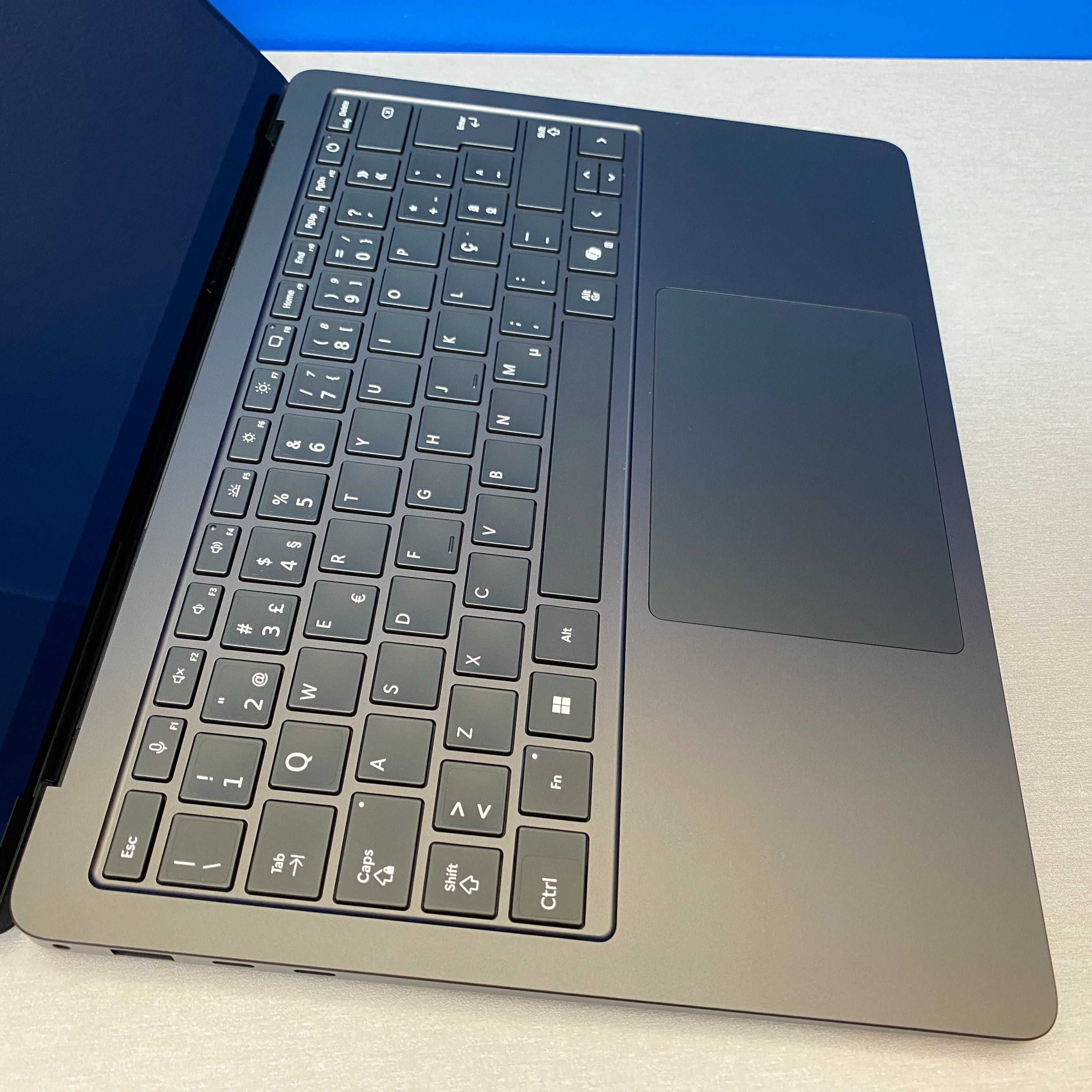 Microsoft Surface Laptop 7 - 13.8" (Snapdragon X Elite/16GB/512GB)