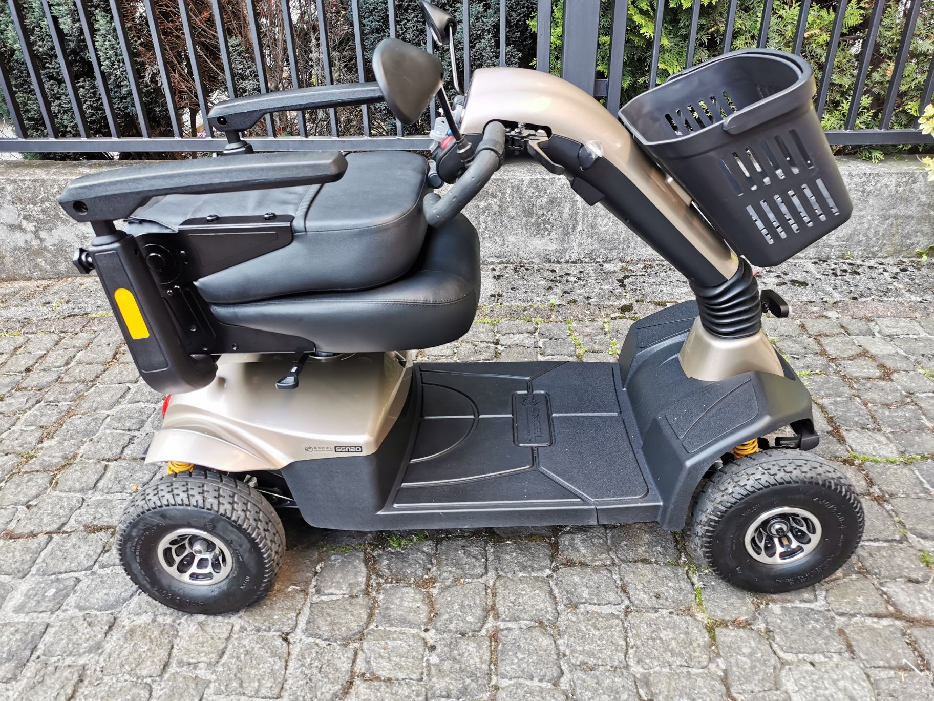 Skuter Wózek Eletryczny EXCEL SENZO Idealny pojazd do aktywnego życia