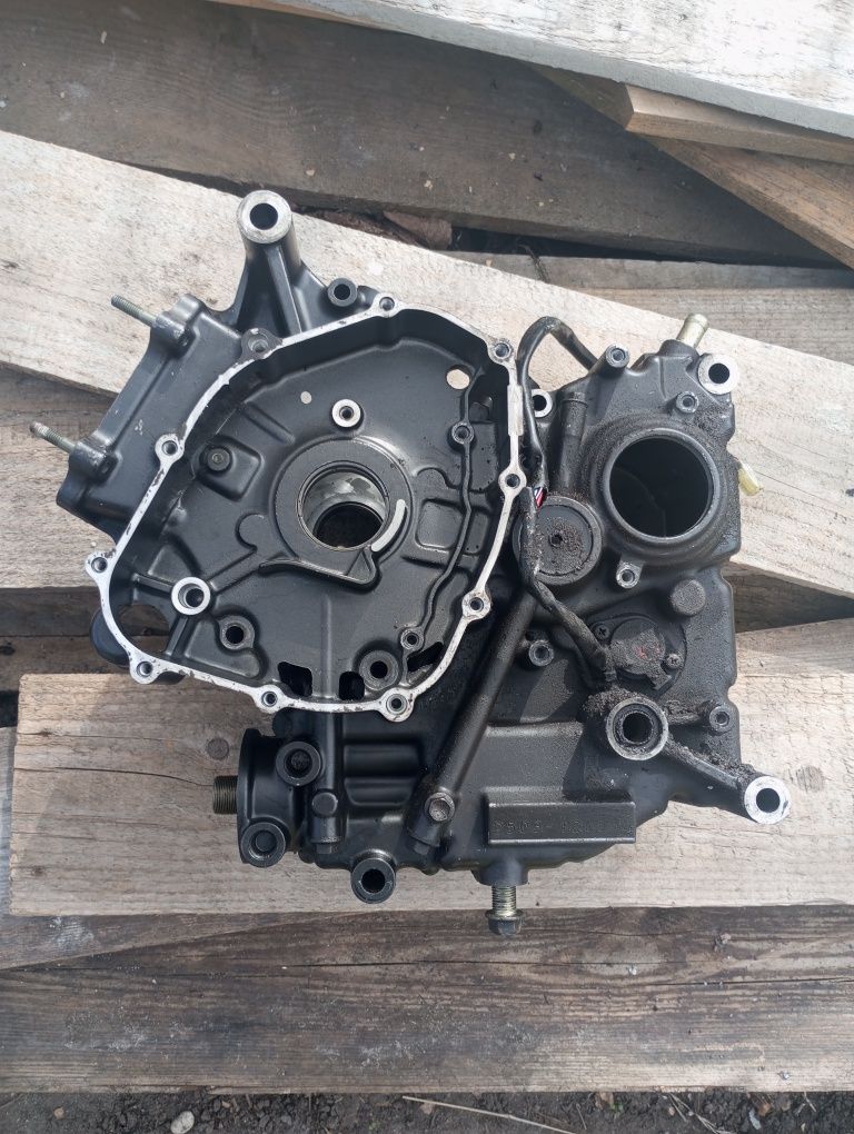 Kartery obudowa prawy lewy silnika silnik Suzuki sv 650 99 - 02r 1.C4