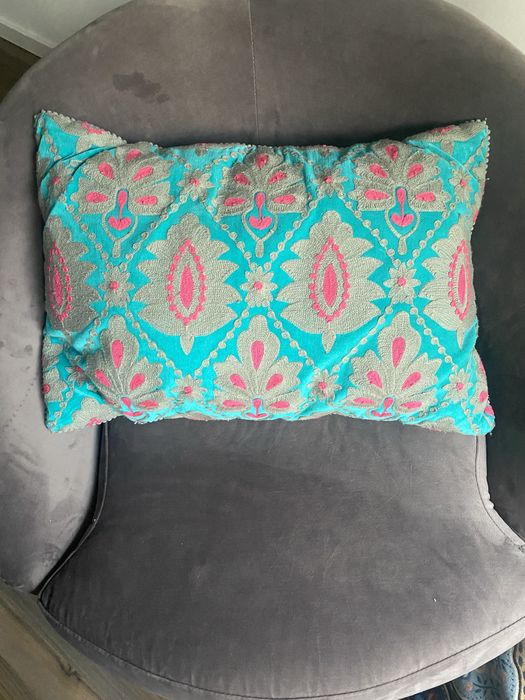 Poduszka  ozdobna. (Poszewka wraz z wypełnieniem  ) Kolor turkusowy.