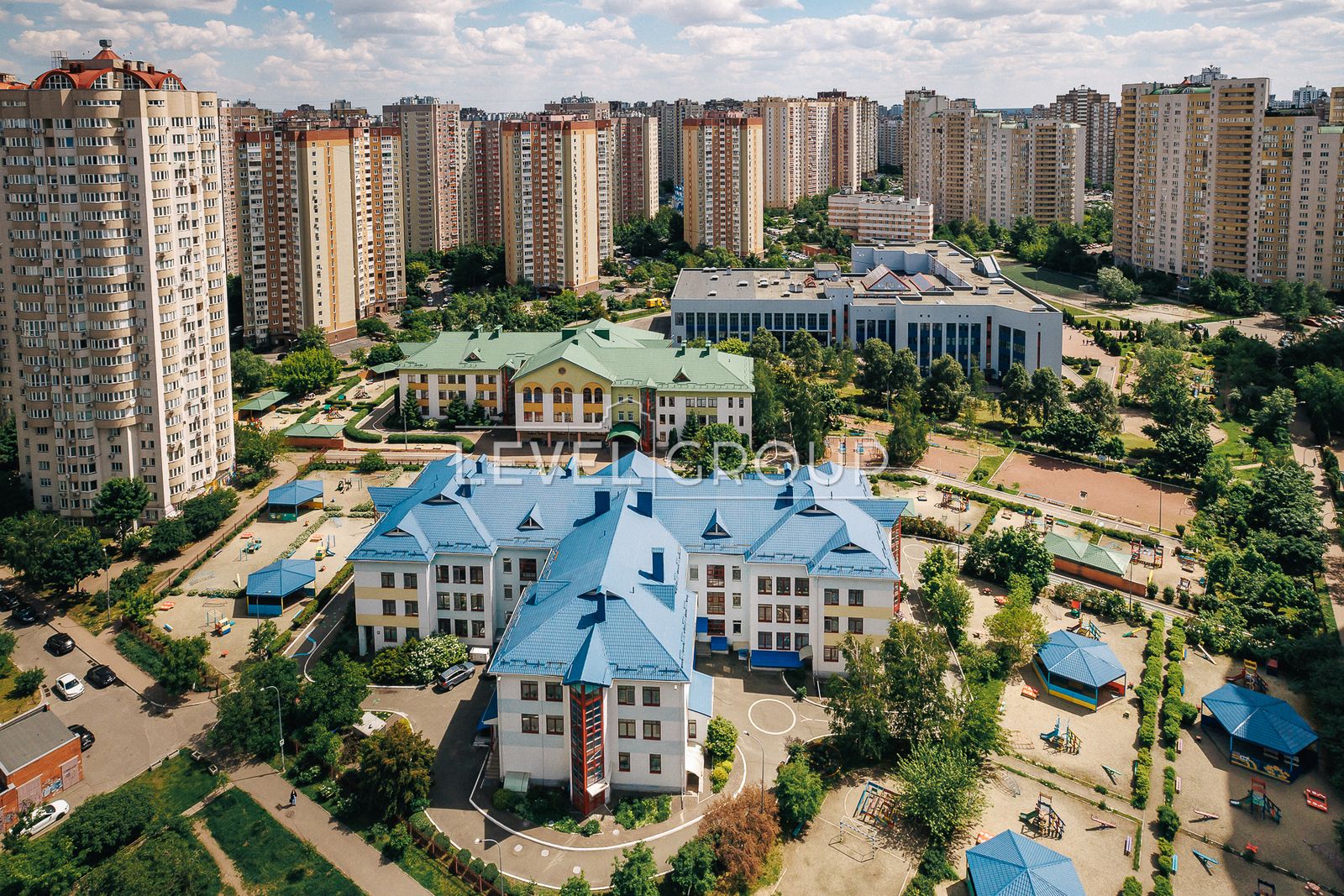 Видова 2-рівнева квартира вул. Урлівська 23-Г (133 м) ст.м. Позняки