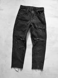 mom jeans czarne jeansy z dziurami stradivarius S/M boyfriendy vintage