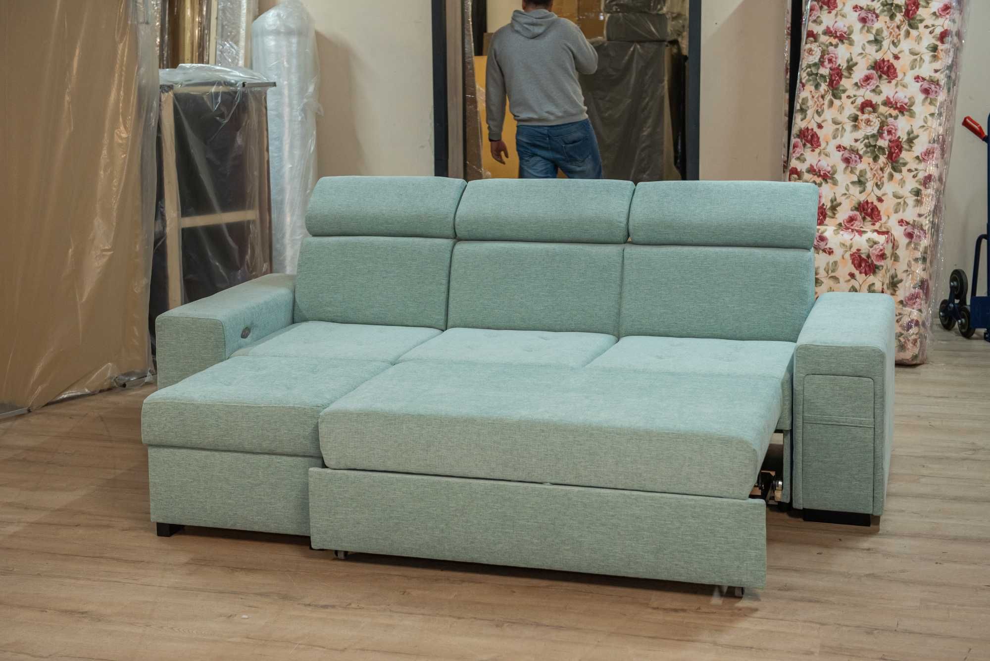 Trzyosobowa sofa Luksor  z Relax z regulowanymi zagłówkami + barek