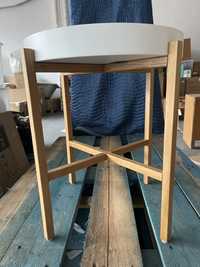 Stolik drewniany z bialym blatem