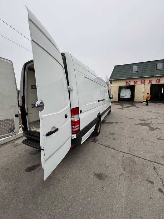 Mercedes Freightliner Sprinter