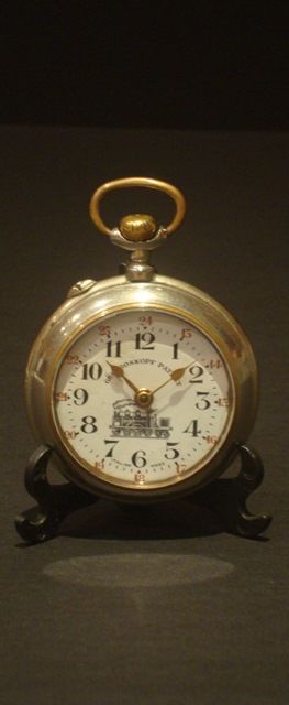 Relógio de bolso antigo em prata