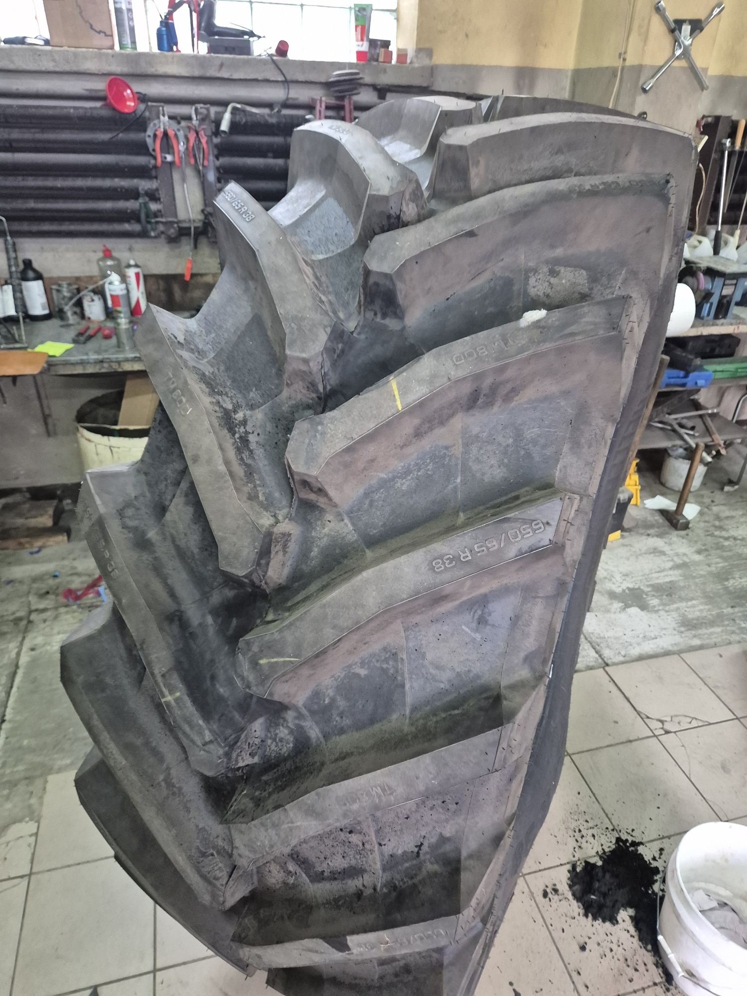 Opona 23.1x26 Bizon Nowe