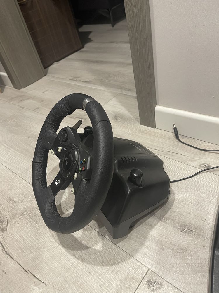 Kierownica Logitech Driving Force + stojak - stan bardzo dobry!