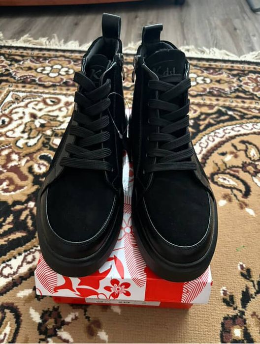 Продам ботинки демисезонные