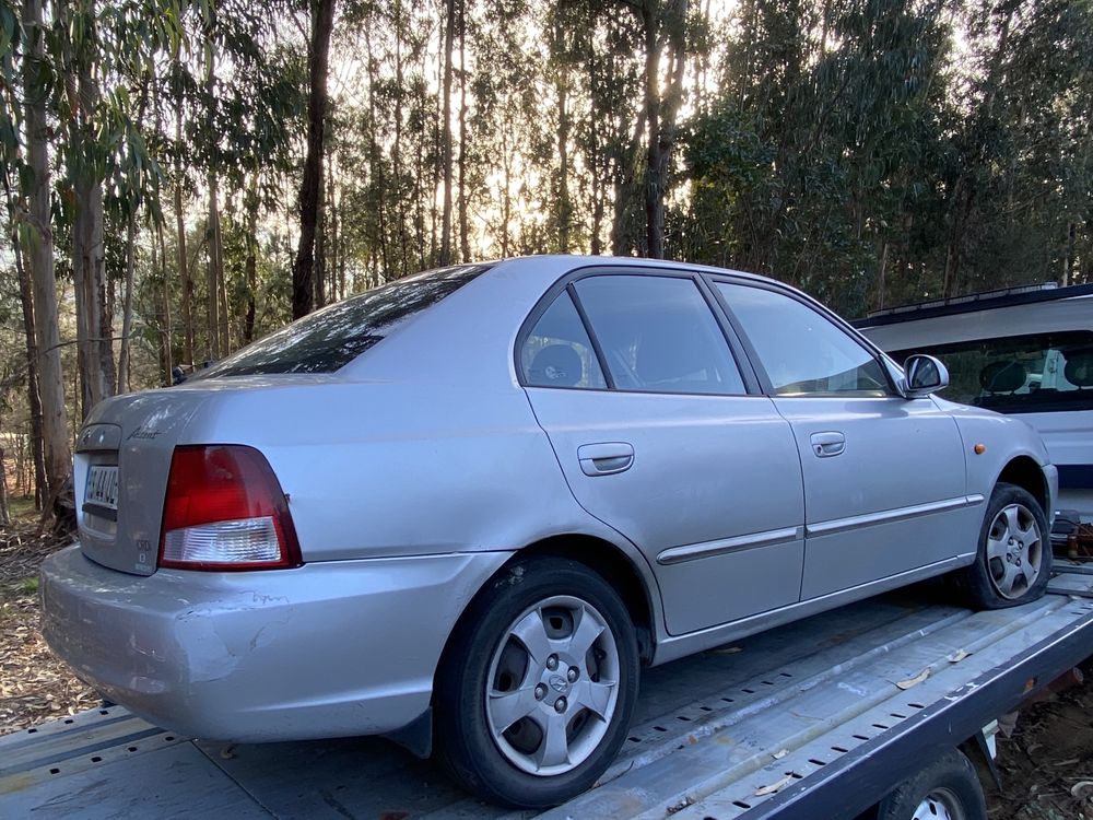 Hyundai Accent para peças