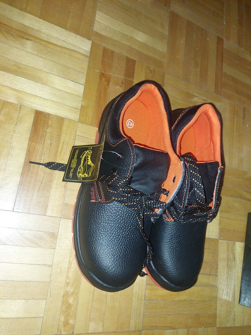 Ubranie robocze i buty
