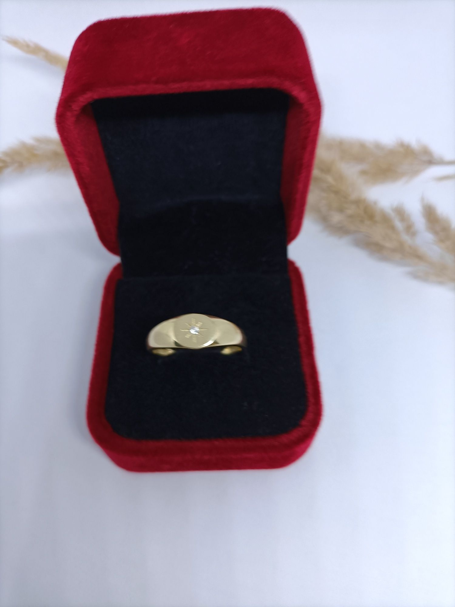 Klasyczny pierścionek, sygnet ze złota, złoto 595