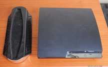 PlayStation 3 em perfeito estado, mais 10 jogos.