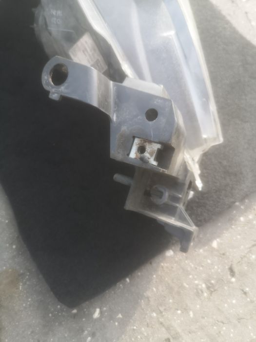 Lampa soczewka bixsenon lewy przód mazda 3 BM