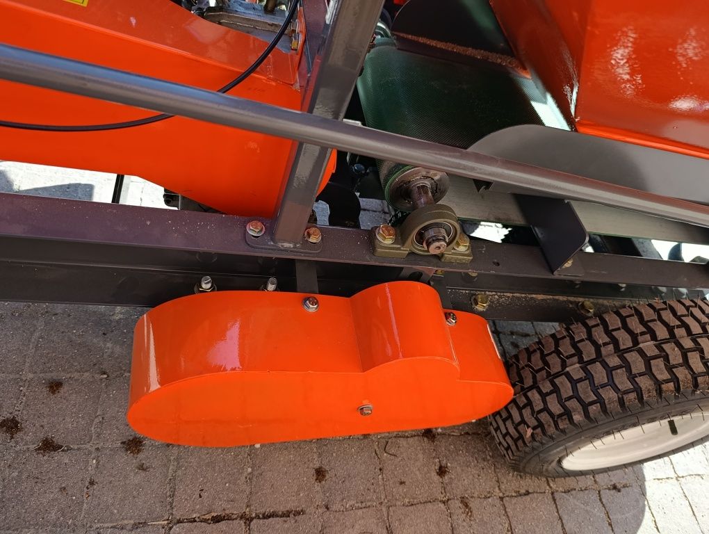Rozsiewacz do piasku nawozów spalinowy siewnik  Eco 300