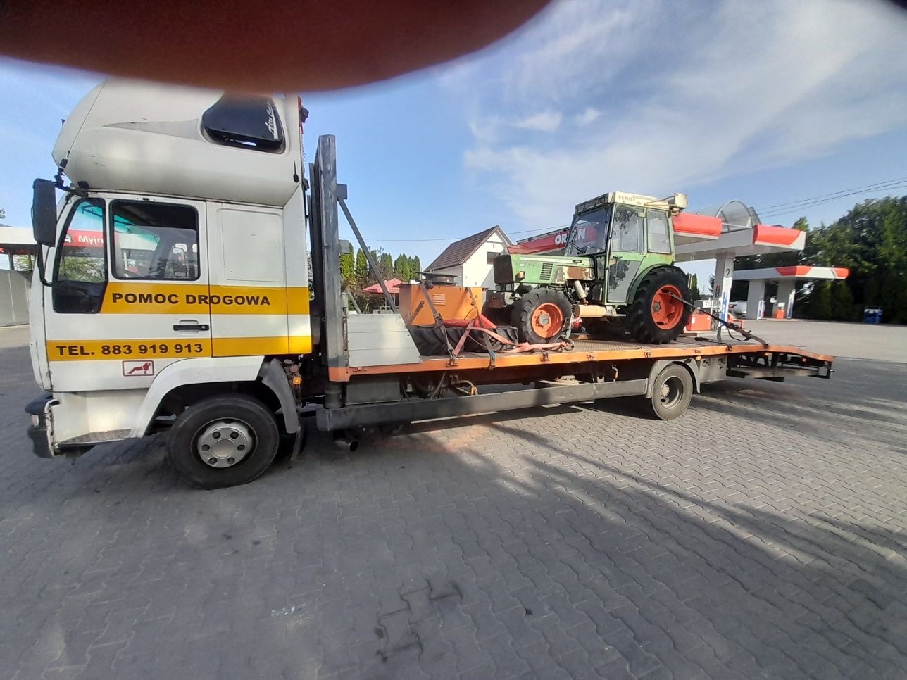 Auto laweta 15t i 6t  pomoc drogowa transport maszyn i pojazdów