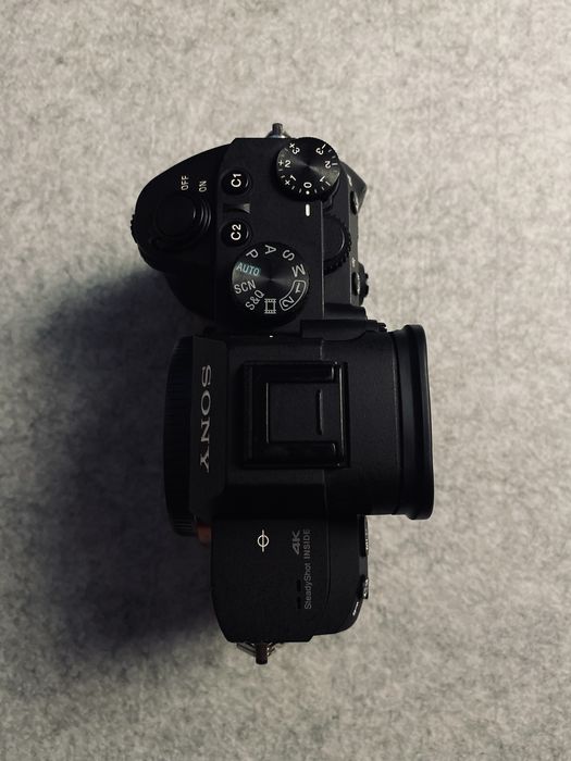 Sony A7III – Corpo + Acessórios