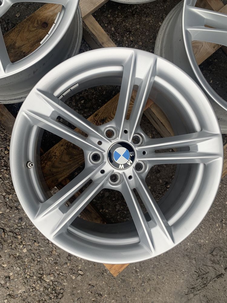 BMW F30 F31 8J X 18" IS34 jak nowe oryginal czujniki