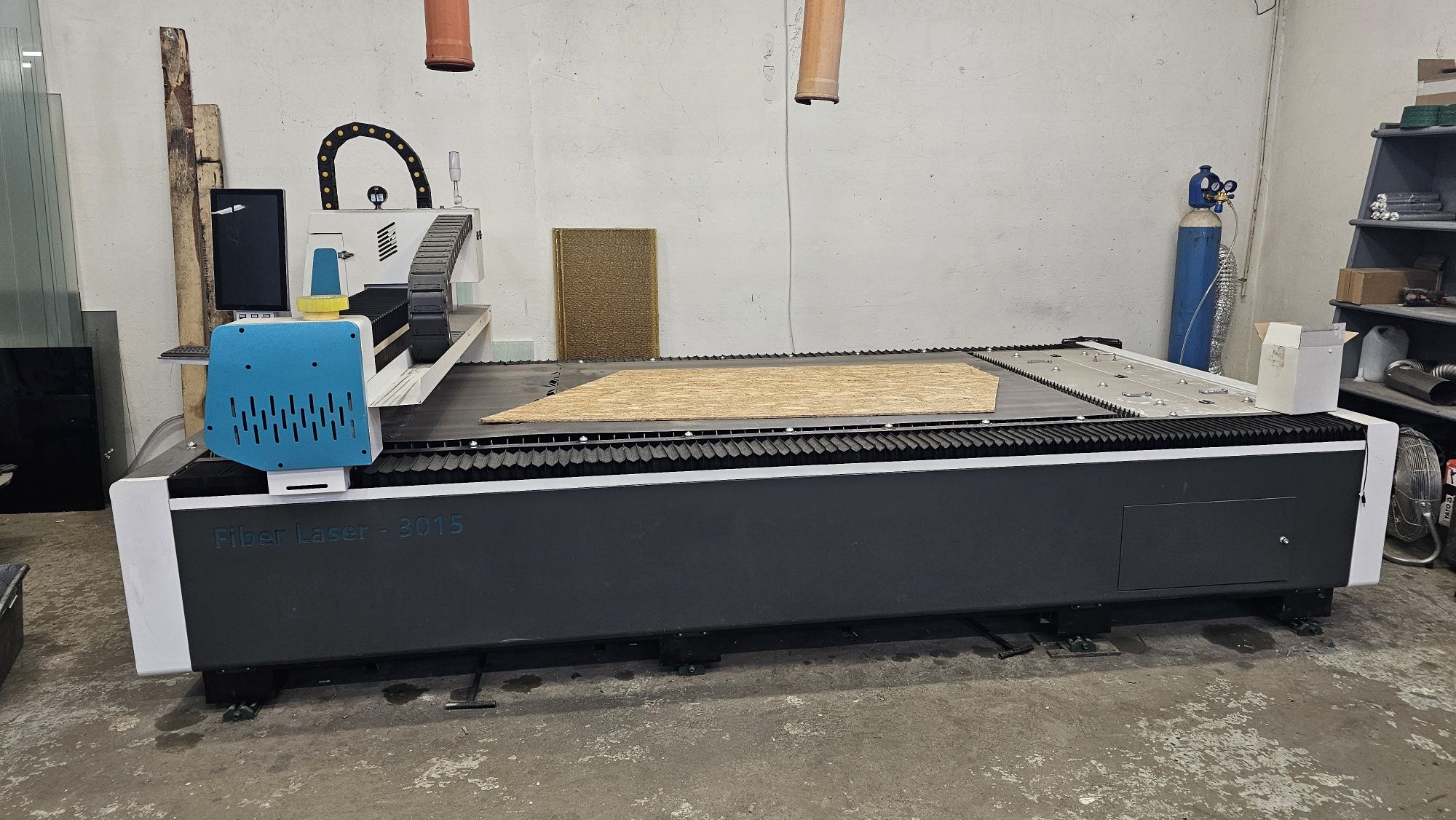 Stół CNC LASER 1500/3000  Moc lasera 1500W. Produkcja lipiec 2023.