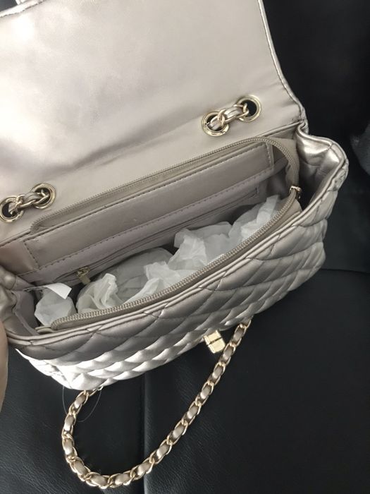 Bolsa/mala prateada NOVA
