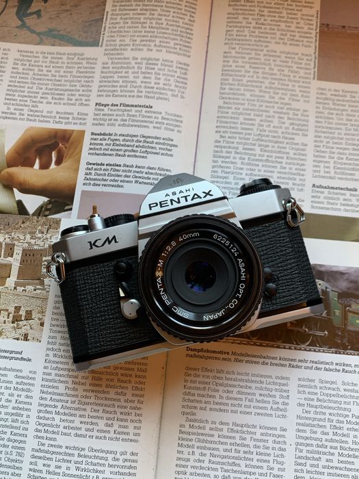 Pentax KM з обʼєктивом Pentax-M 40mm f/2.8 ідеальний стан